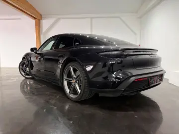 PORSCHE Taycan 4 S Beifahrer Display PSCB 360  Head Up