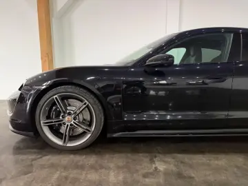 PORSCHE Taycan 4 S Beifahrer Display PSCB 360  Head Up