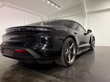 PORSCHE Taycan 4 S Beifahrer Display PSCB 360  Head Up