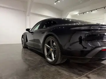 PORSCHE Taycan 4 S Beifahrer Display PSCB 360  Head Up