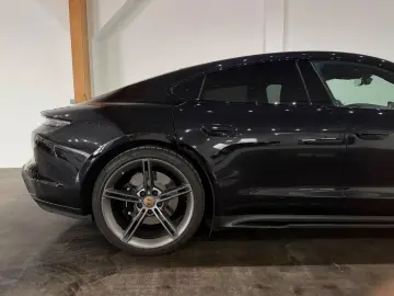 PORSCHE Taycan 4 S Beifahrer Display PSCB 360  Head Up