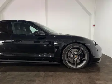 PORSCHE Taycan 4 S Beifahrer Display PSCB 360  Head Up