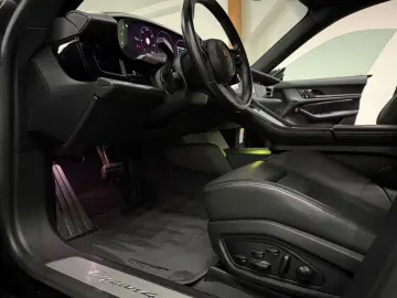 PORSCHE Taycan 4 S Beifahrer Display PSCB 360  Head Up