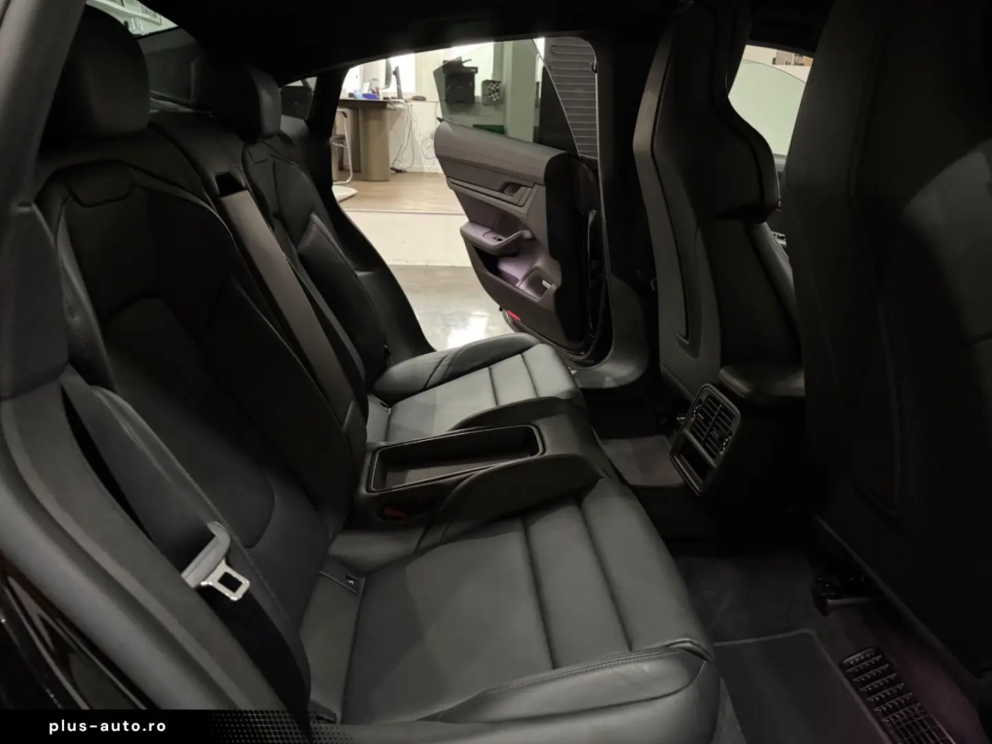 PORSCHE Taycan 4 S Beifahrer Display PSCB 360  Head Up