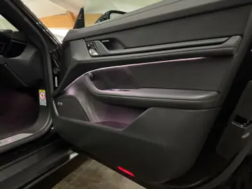 PORSCHE Taycan 4 S Beifahrer Display PSCB 360  Head Up