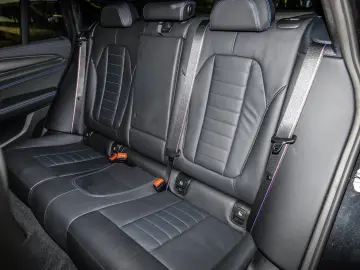 BMW X4 xDrive20i M Sport HUD PANO ACC RFK NAVI LED