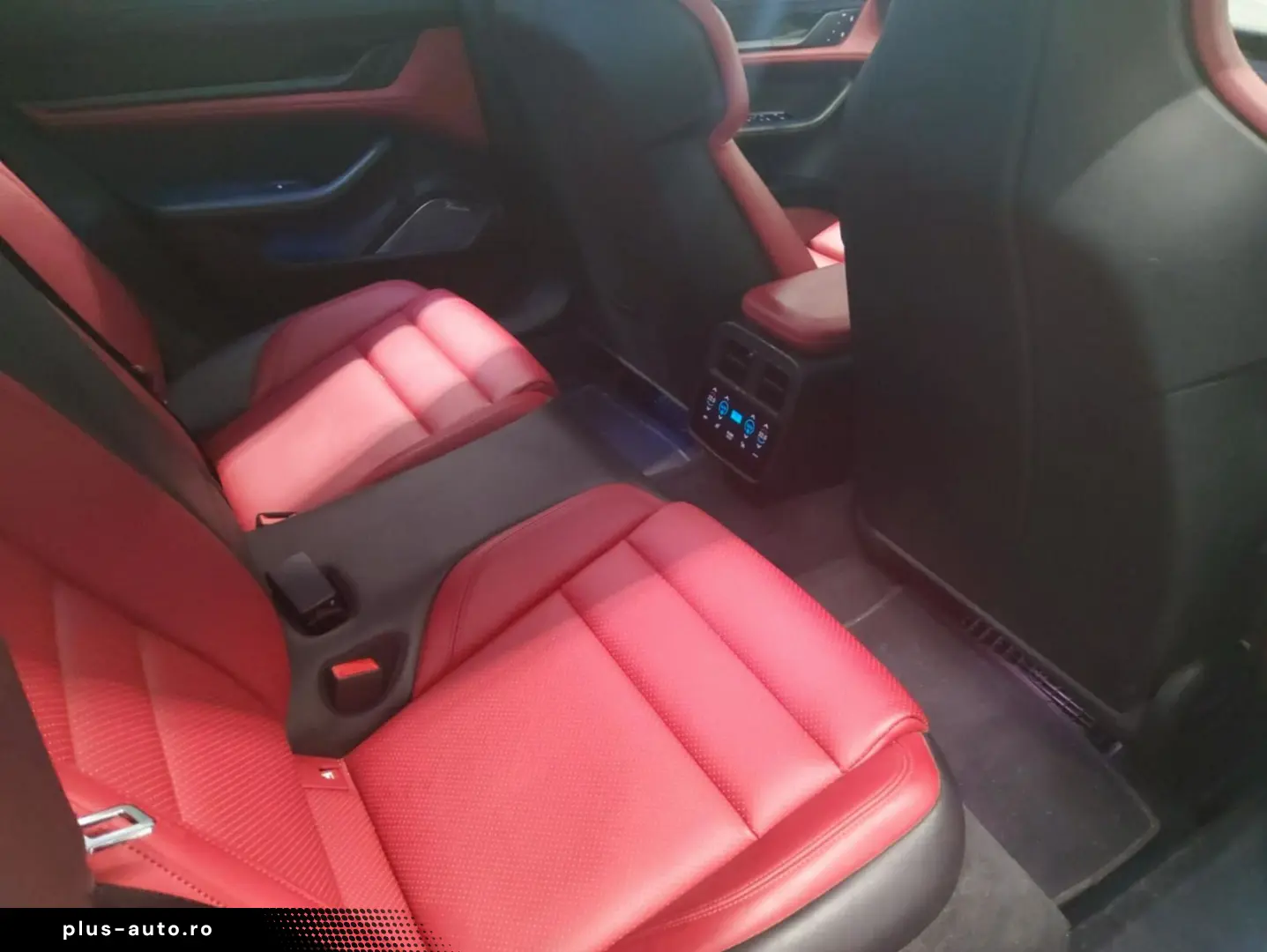 PORSCHE Taycan GTS Burmester HUD Pano ACC Beif-Display