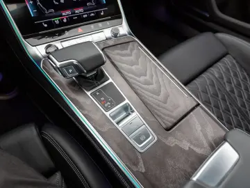 AUDI A6 S line 55 TFSI qu.S tr. STDHZG 360 K HUD PANO