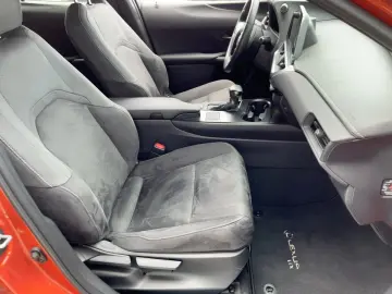 LEXUS UX 250h Style Edition CloudNavi KAM DAB SHZ