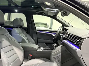 VW Touareg R 462cai Panoramic IQ Light ACC Keyless HeadUp