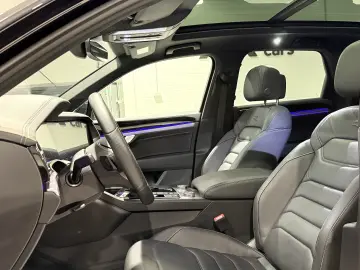 VW Touareg R 462cai Panoramic IQ Light ACC Keyless HeadUp