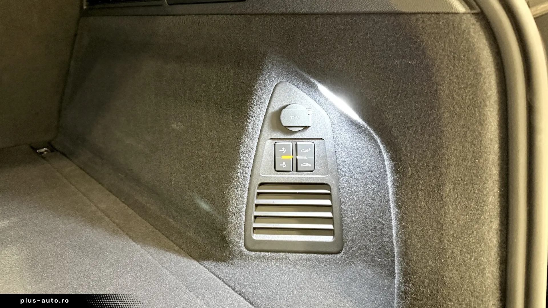 VW Touareg R 462cai Panoramic IQ Light ACC Keyless HeadUp