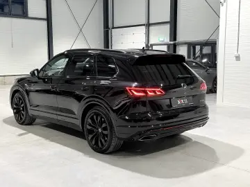 VW Touareg R 462cai Panoramic IQ Light ACC Keyless HeadUp