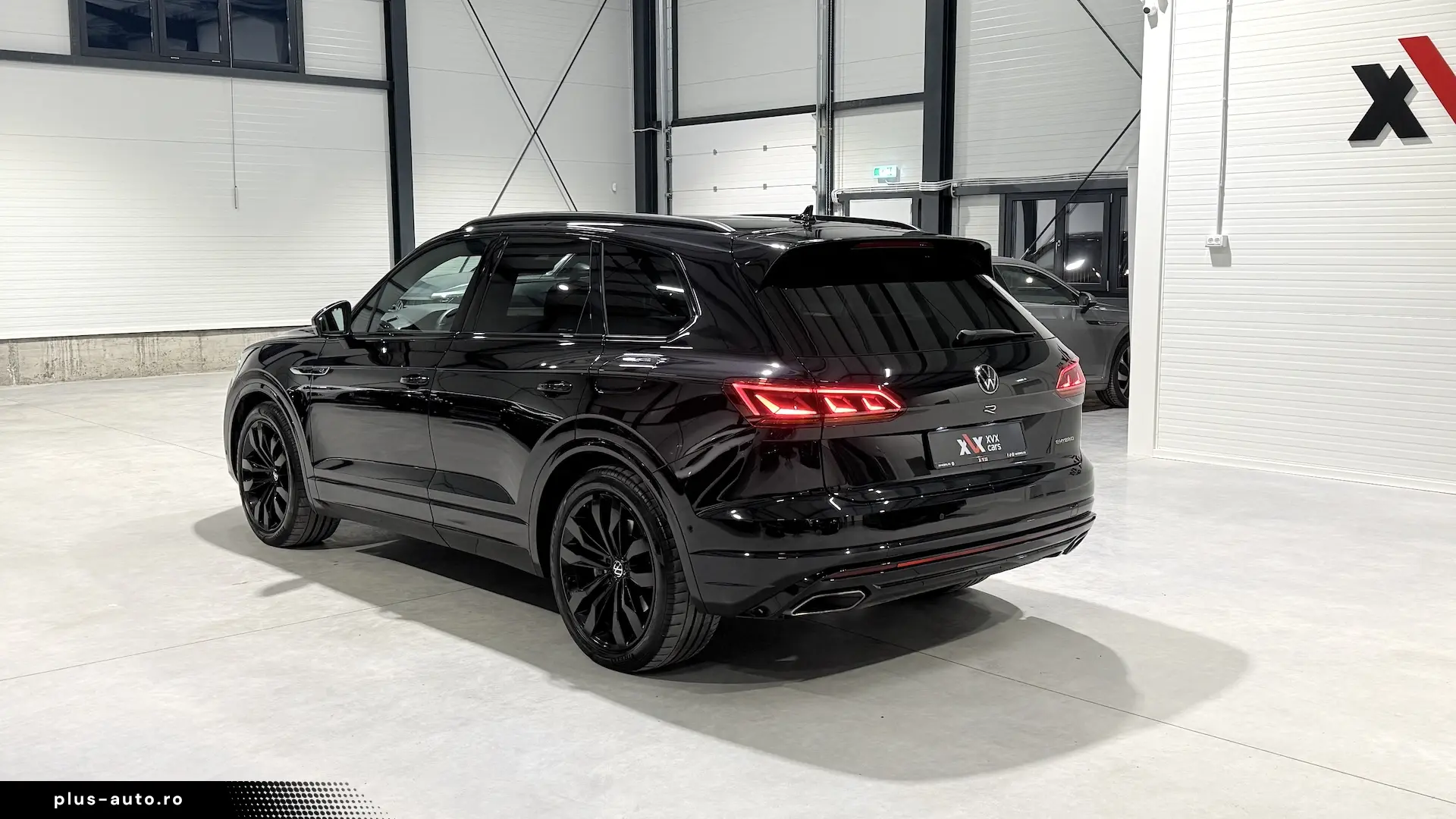 VW Touareg R 462cai Panoramic IQ Light ACC Keyless HeadUp