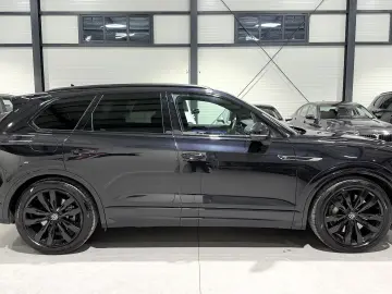 VW Touareg R 462cai Panoramic IQ Light ACC Keyless HeadUp