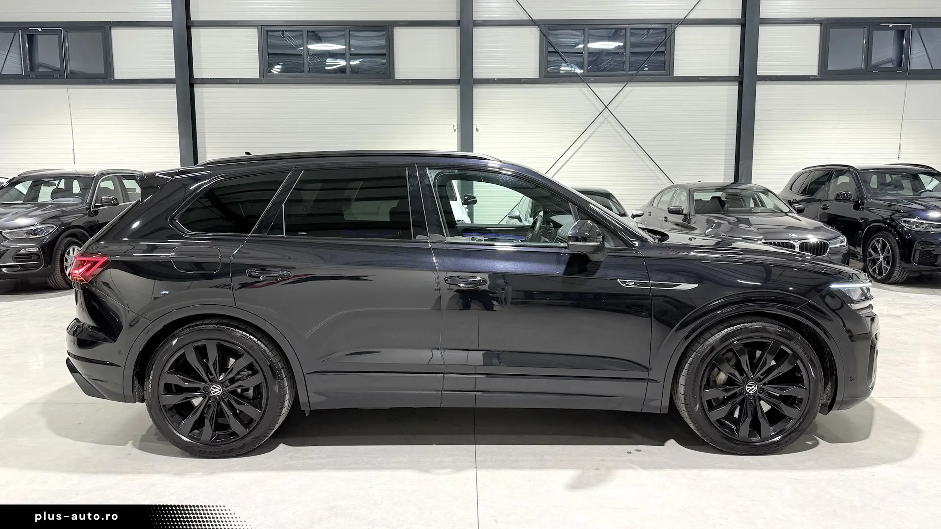 VW Touareg R 462cai Panoramic IQ Light ACC Keyless HeadUp