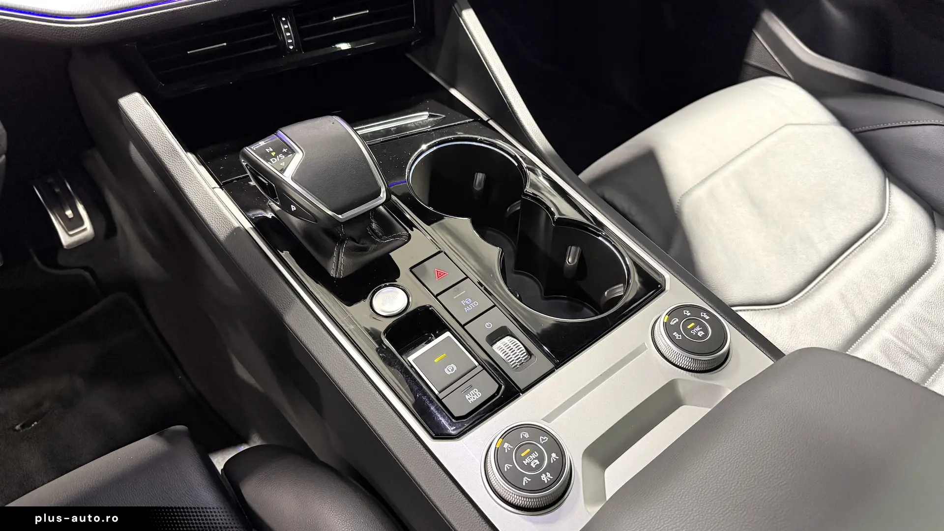 VW Touareg R 462cai Panoramic IQ Light ACC Keyless HeadUp