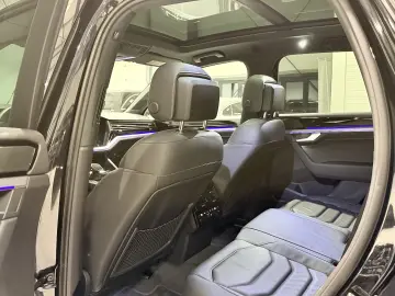 VW Touareg R 462cai Panoramic IQ Light ACC Keyless HeadUp