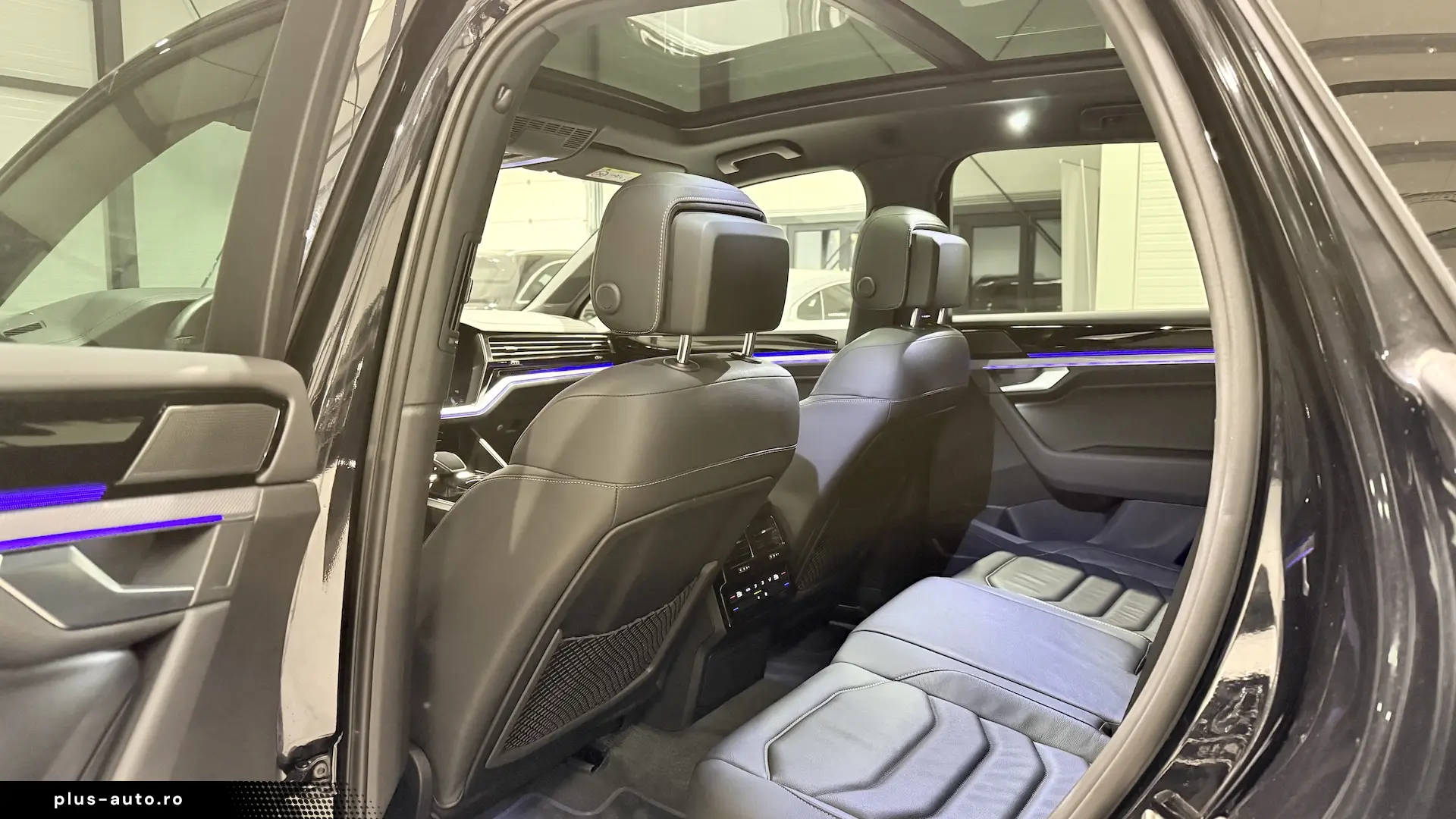 VW Touareg R 462cai Panoramic IQ Light ACC Keyless HeadUp