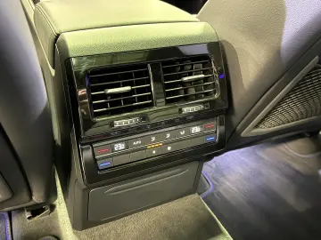 VW Touareg R 462cai Panoramic IQ Light ACC Keyless HeadUp