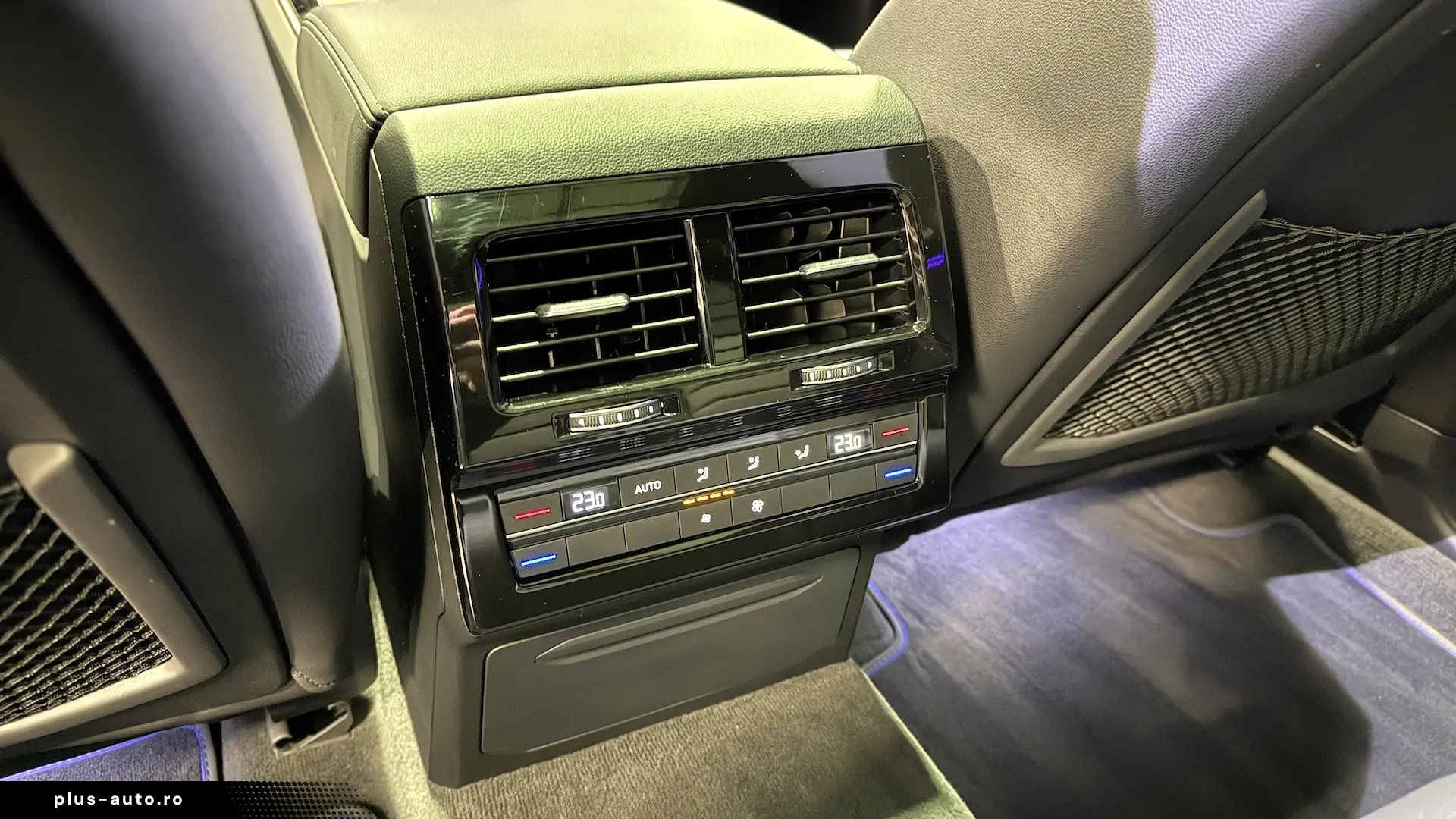 VW Touareg R 462cai Panoramic IQ Light ACC Keyless HeadUp