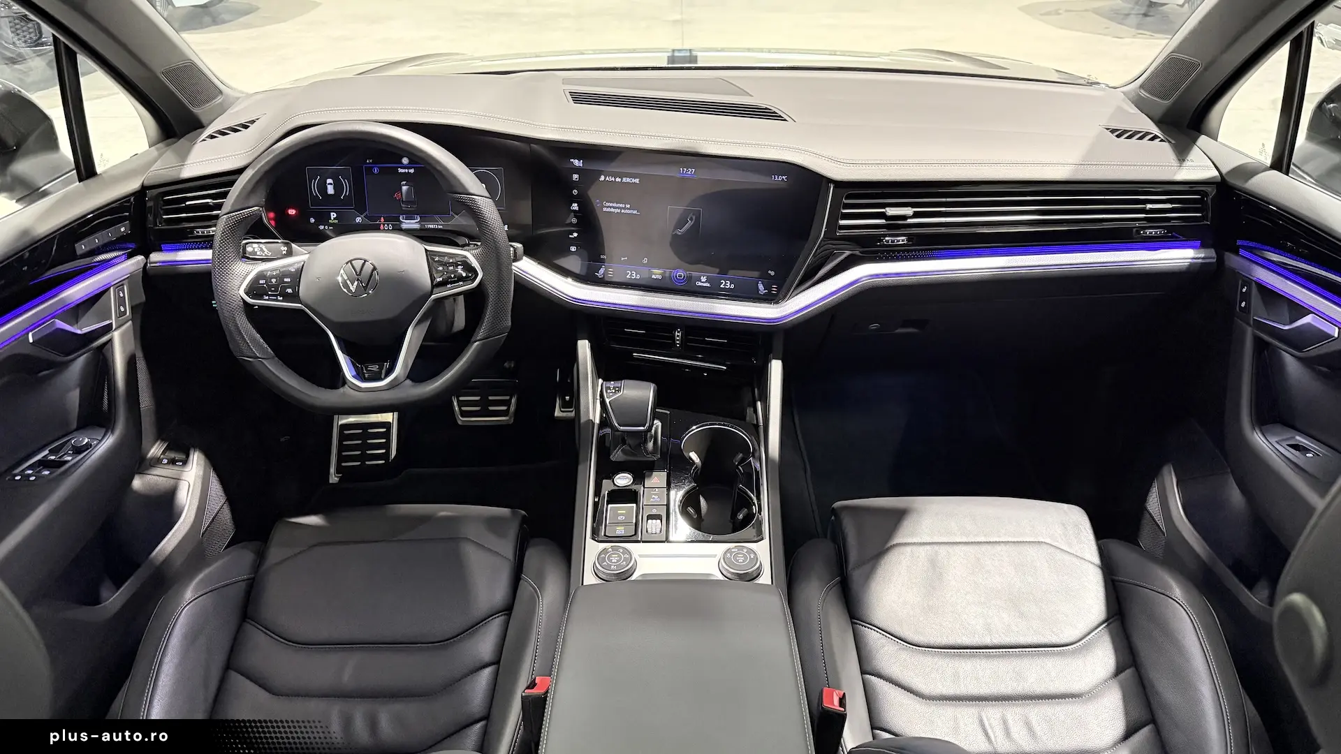 VW Touareg R 462cai Panoramic IQ Light ACC Keyless HeadUp