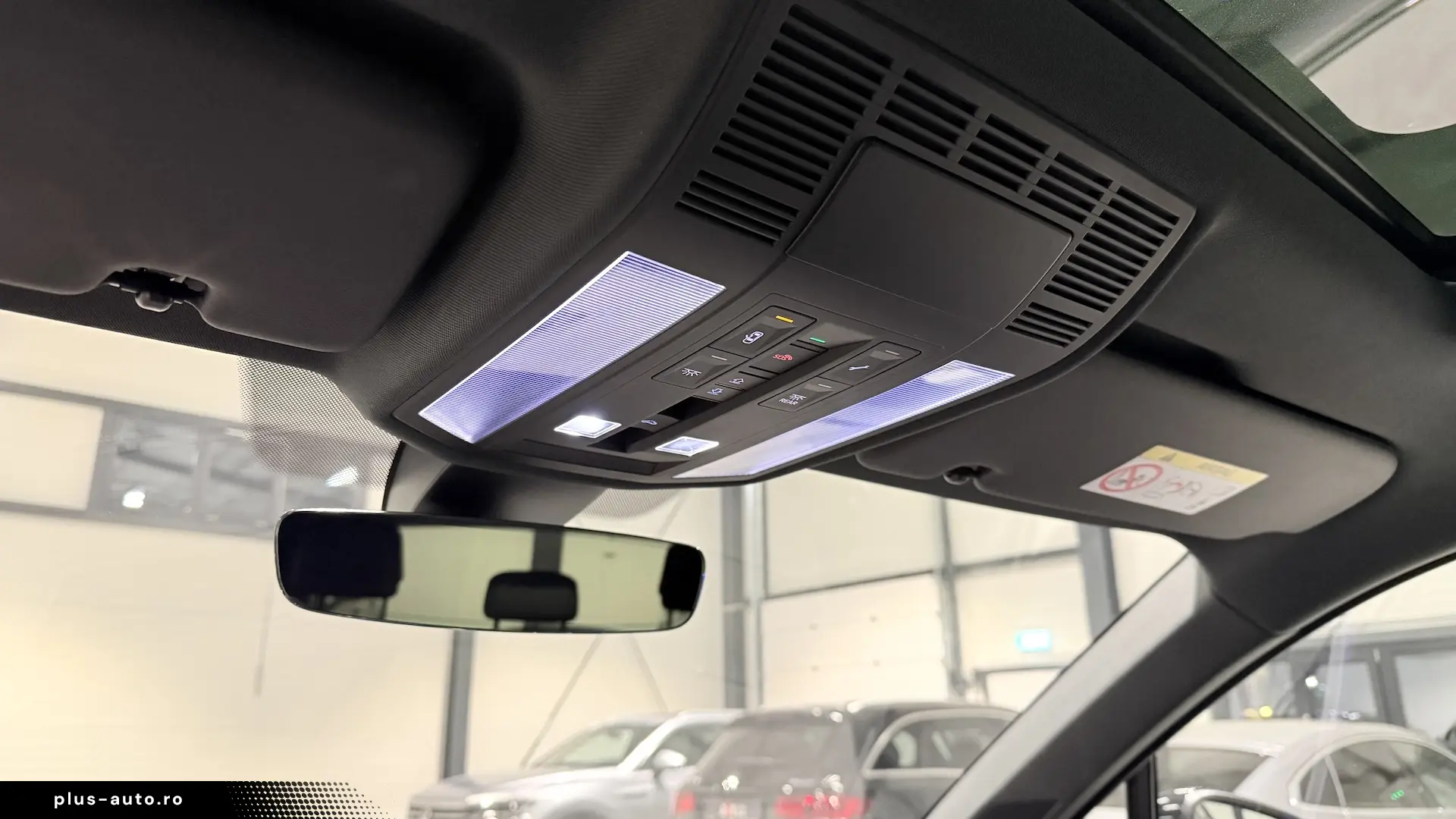 VW Touareg R 462cai Panoramic IQ Light ACC Keyless HeadUp