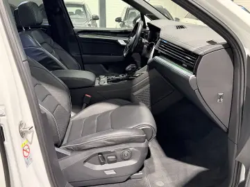 VW Touareg Masaj Ventilatie Panoramic IQLight Keyless Carlig