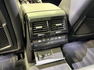 VW Touareg Panoramic Cockpit LED Scaune Electrice Dynaudio