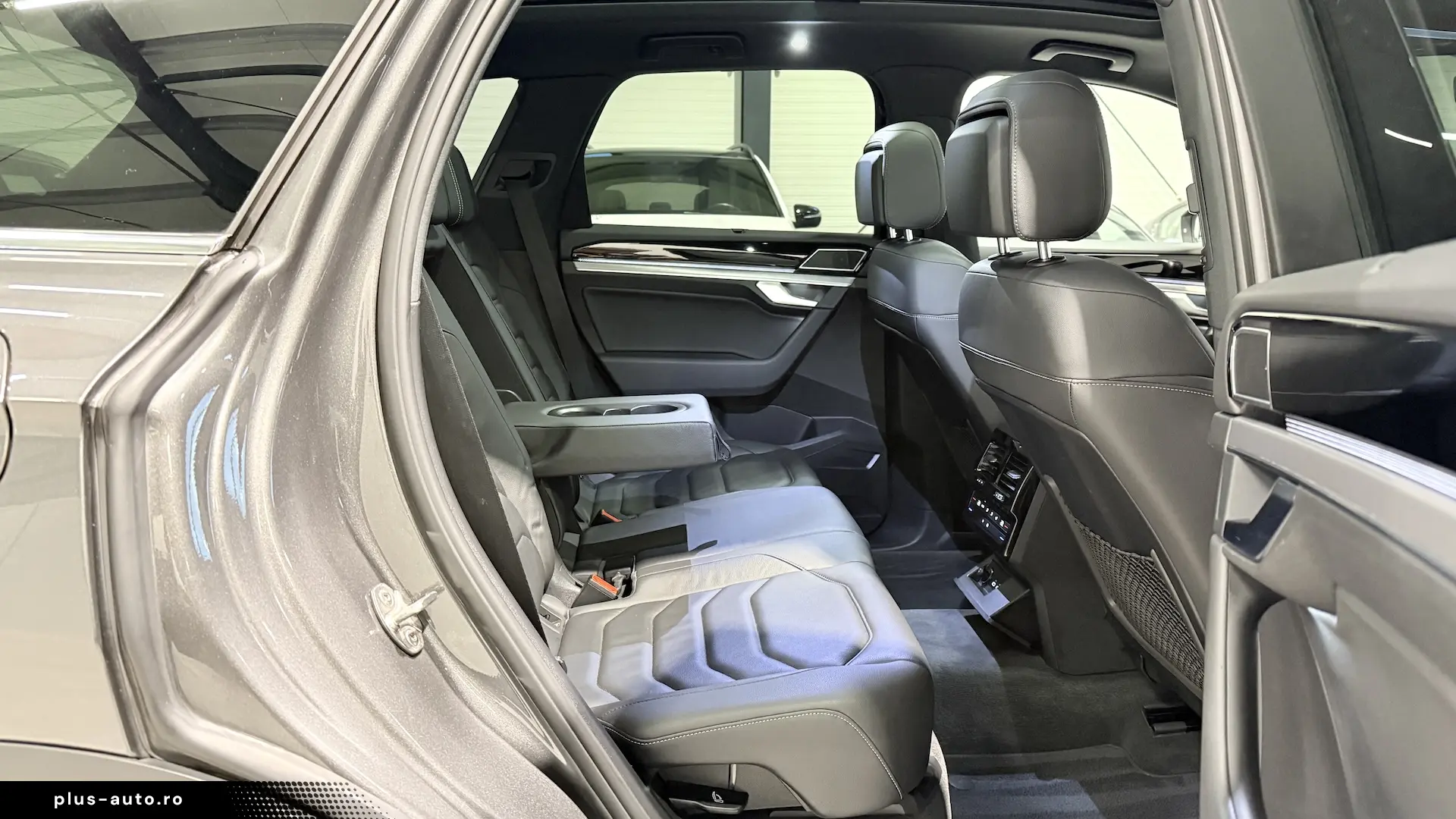 VW Touareg Panoramic Cockpit LED Scaune Electrice Dynaudio