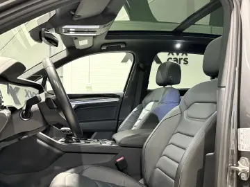 VW Touareg Panoramic Cockpit LED Scaune Electrice Dynaudio