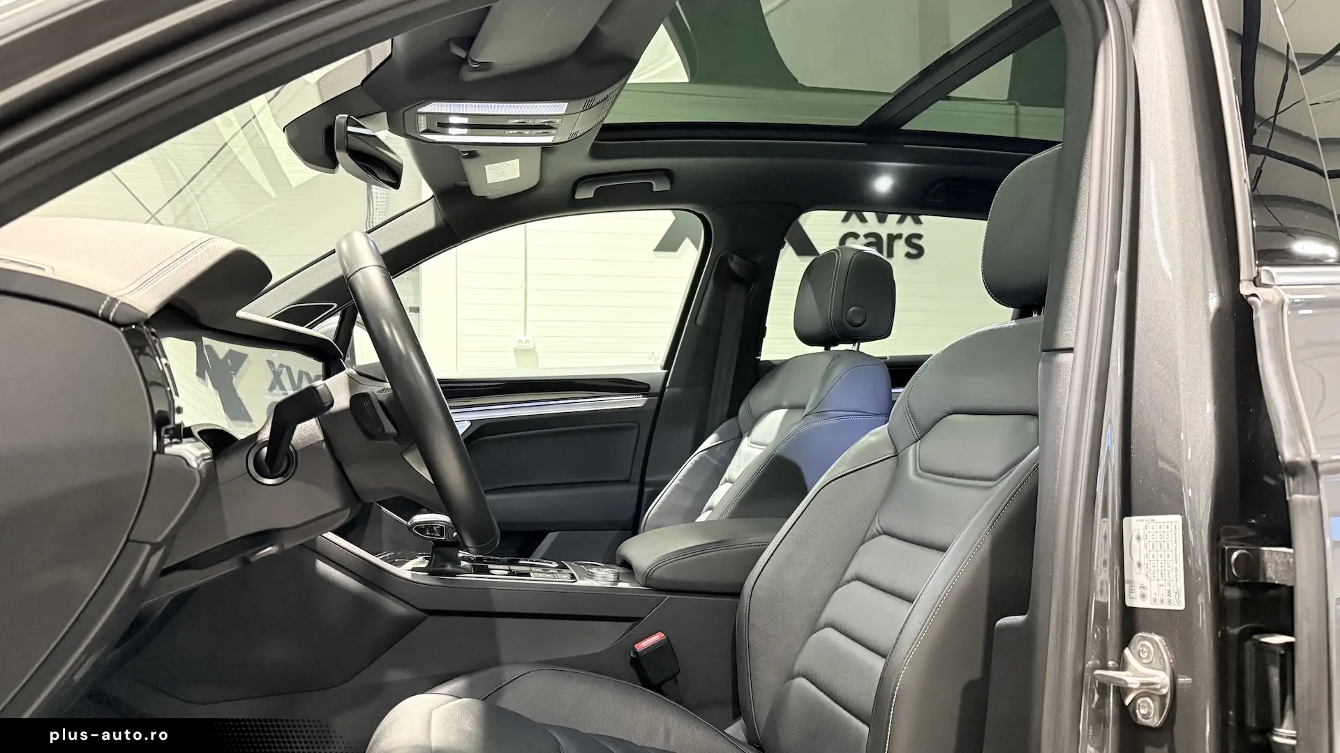 VW Touareg Panoramic Cockpit LED Scaune Electrice Dynaudio