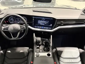 VW Touareg Panoramic Cockpit LED Scaune Electrice Dynaudio