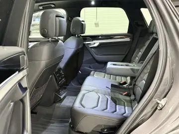 VW Touareg Panoramic Cockpit LED Scaune Electrice Dynaudio