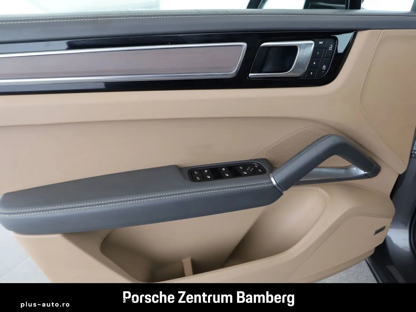 PORSCHE Cayenne Turbo  Head-Up  InnoDrive  Massage  Spor