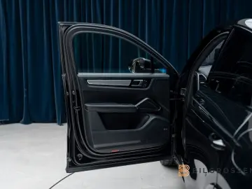 PORSCHE Cayenne Coupe E-Hyb Platinum S-Design NightV HUD