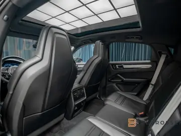 PORSCHE Cayenne Coupe E-Hyb Platinum S-Design NightV HUD