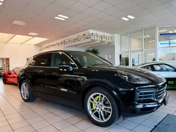 PORSCHE Cayenne E-Hybrid Panorama Luftfederung ACC