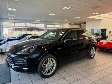 PORSCHE Cayenne E-Hybrid Panorama Luftfederung ACC