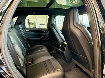 PORSCHE Cayenne E-Hybrid Panorama Luftfederung ACC