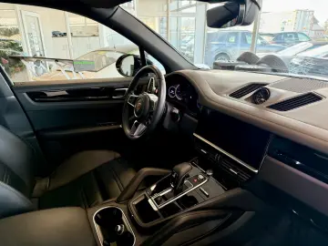 PORSCHE Cayenne E-Hybrid Panorama Luftfederung ACC