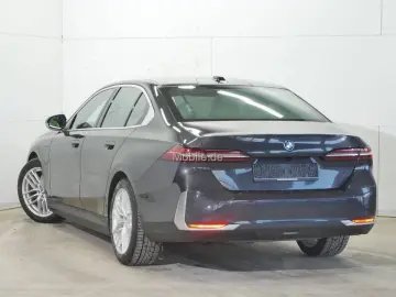 BMW 530e Lim Aut Komfortsitze Panorama Klimaaut.