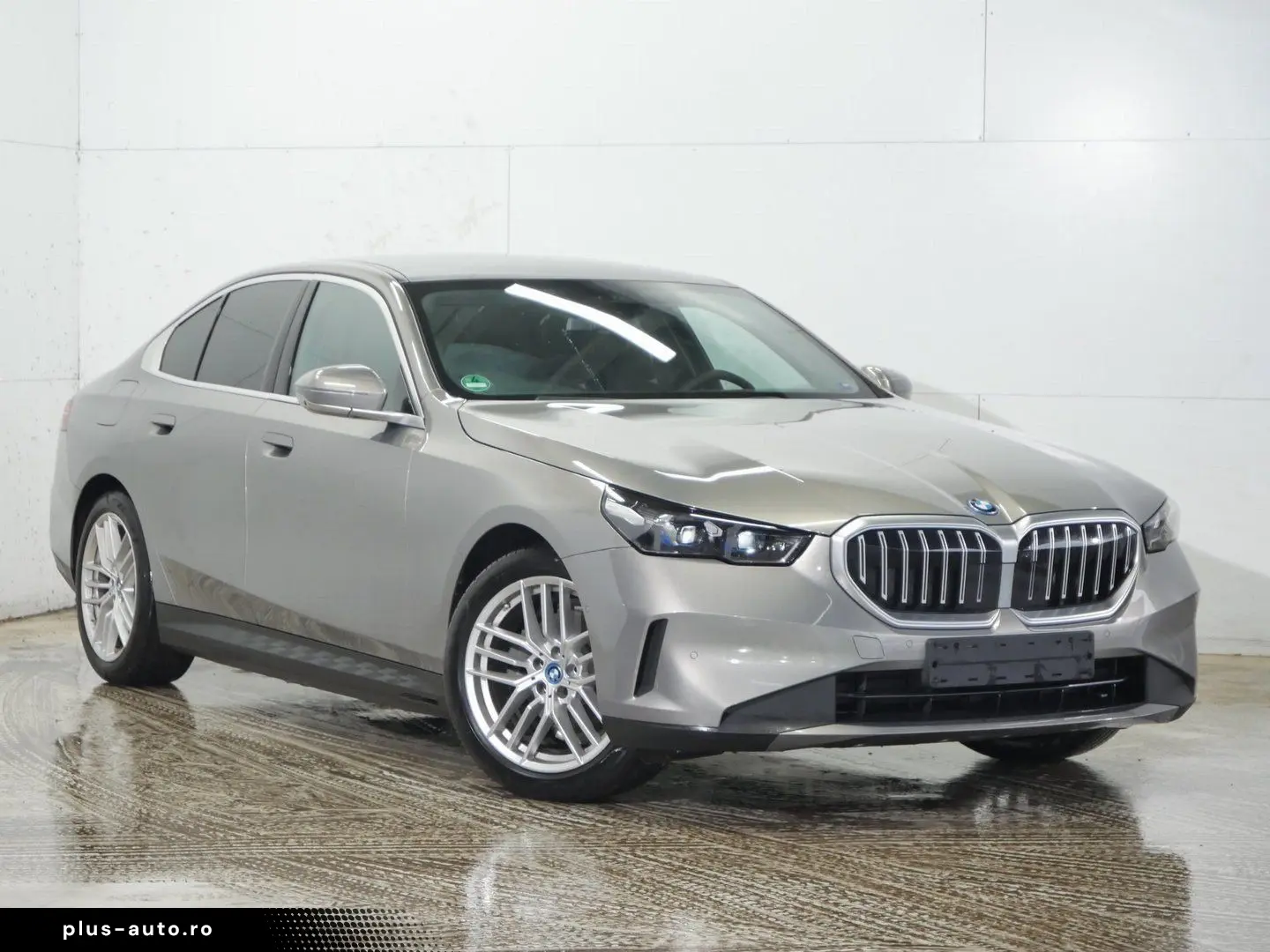 BMW 530e LC PROF PANO HUD ICONOC GLOW DAP PAP