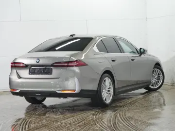 BMW 530e LC PROF PANO HUD ICONOC GLOW DAP PAP