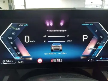 BMW 530e LC PROF PANO HUD ICONOC GLOW DAP PAP