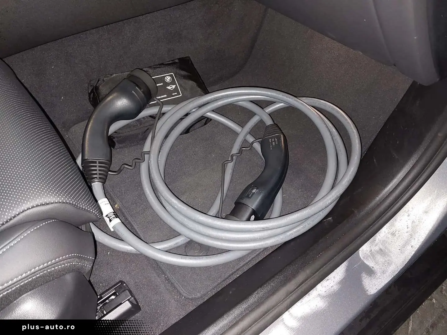 BMW 530e LC PROF PANO HUD ICONOC GLOW DAP PAP