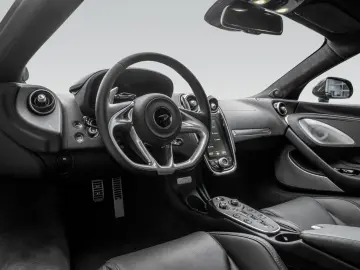 MCLAREN GT   Bowers & Wilkins   Sports Exhaust