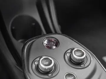 MCLAREN GT   Bowers & Wilkins   Sports Exhaust