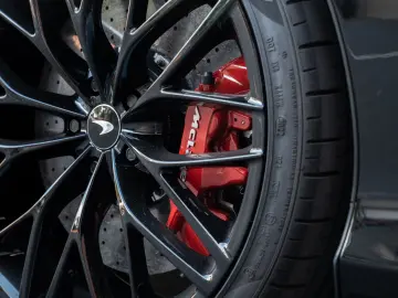 MCLAREN GT   Bowers & Wilkins   Sports Exhaust