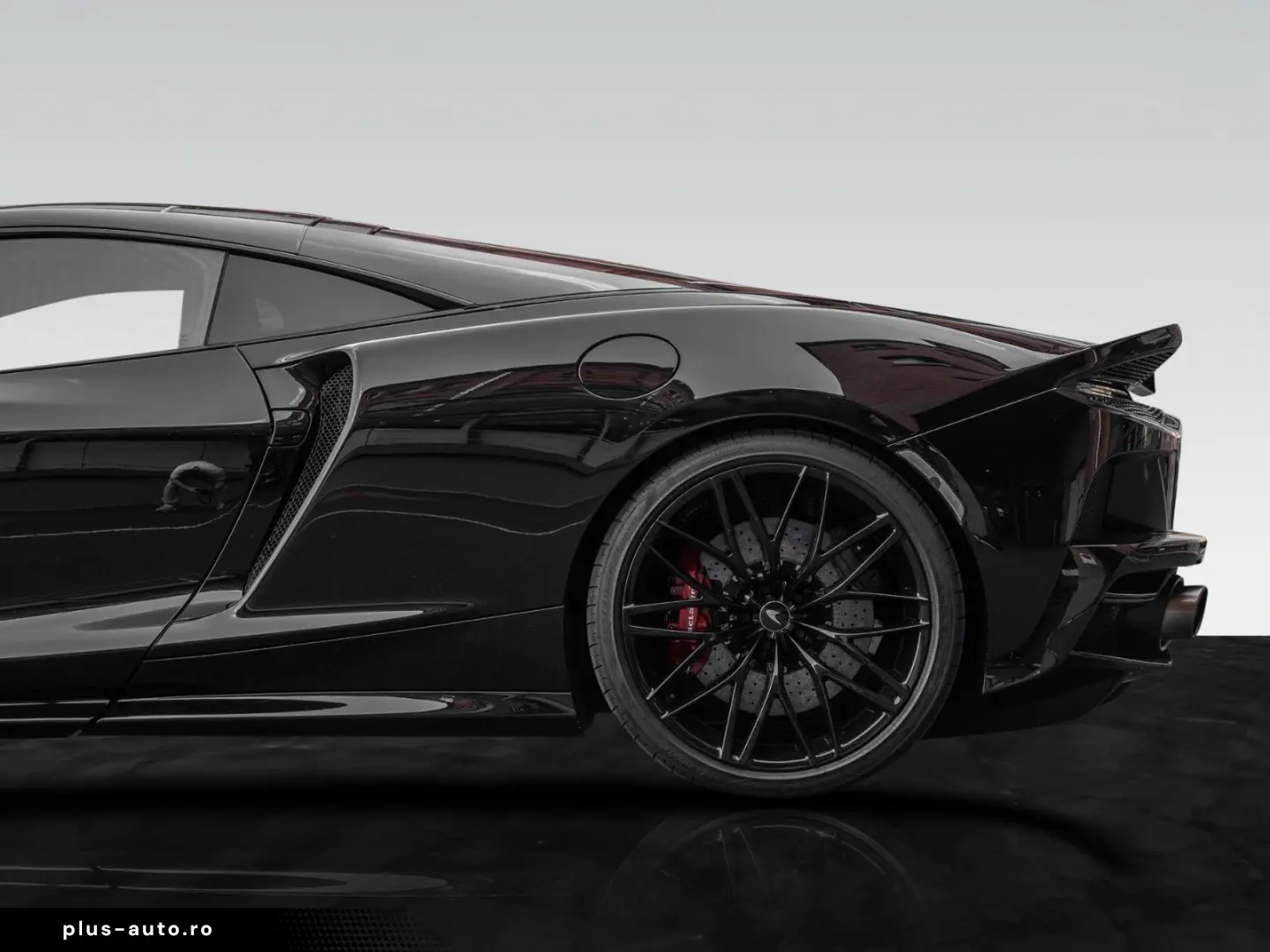 MCLAREN GT   Bowers & Wilkins   Sports Exhaust